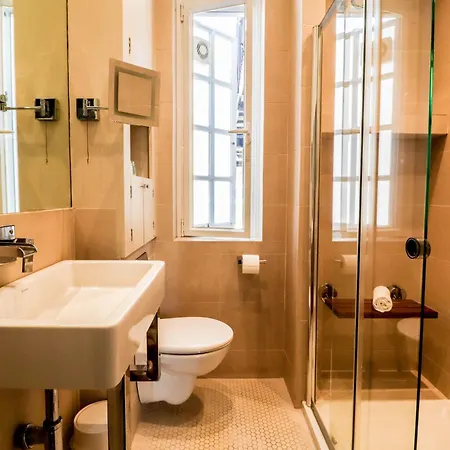 Elegant Central London Flat With Stylish Decor Экстерьер фото